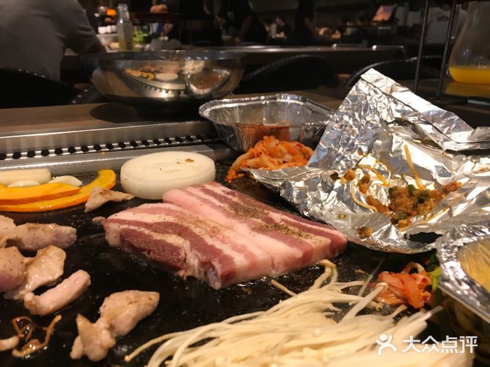 火炉火自助餐(朝阳大悦城店)烤肉图片