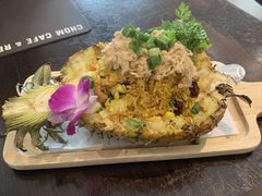 -Chom Cafe and Restaurant