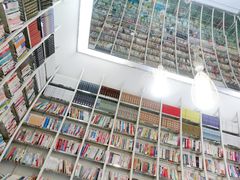 -钟书阁(松江泰晤士小镇店)