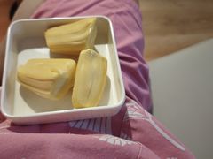 -涨巢·潮玩水疗局