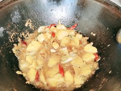 -粘豆包柴火铁锅炖
