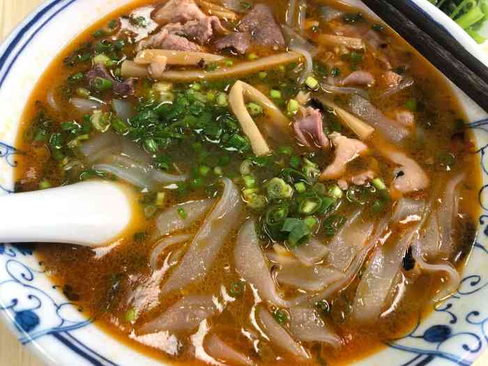 广晏家生料王(尚都soho店)-"「三鲜生料粉」超猩下课后搜罗了一圈附近