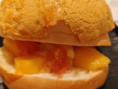 杨枝甘露菠萝包-新世界餐厅(万达店)