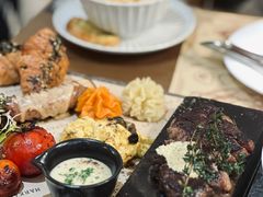 -Mark&Mars Restaurant