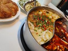 -德林酸菜鱼火锅(南丹店)