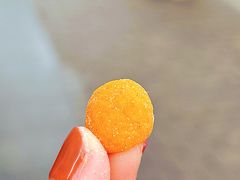 -阿三休闲食品(宝塔路店)