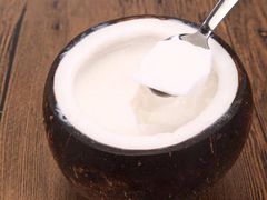 -志龙皇冠吃货椰子铺