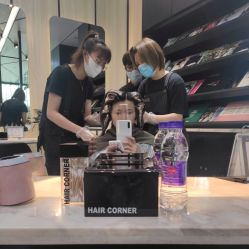 -HAIR CORNER