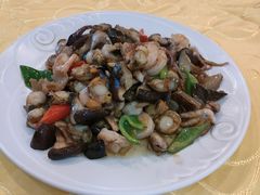 -鑫渔港海鲜本地菜·山海关浑锅(东戴河店)