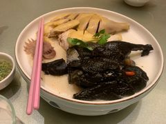 药膳鸡-沙龙酒家