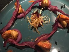 煎虾配紫薯泥薯片及姜味柠檬汁-AZUL by FUEL蓝色·法式酒馆(琶醍店)