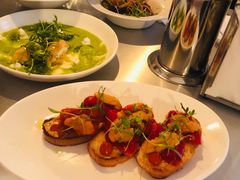 海胆面包配辣椒黄油-Ocean's Table 欧舍