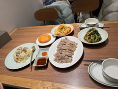 手抓羊腿肉一斤-贯贯吉·清真餐厅(浙江中路店)