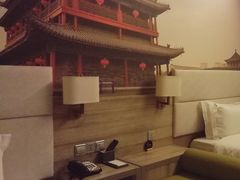 -西安大雁塔科技大学地铁站亚朵酒店