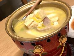 酸菜炖豆腐-关东小磨东北菜(上海长风大悦城店)