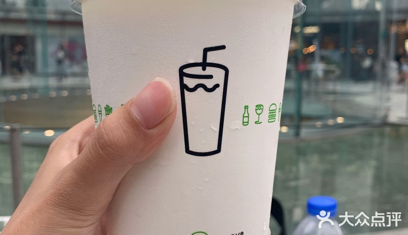 在上海玩的时候吃的shakeshack