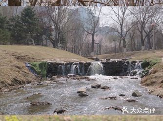 是一个免费的公园，非常适合野餐和春游哦～ 叫上小姐妹