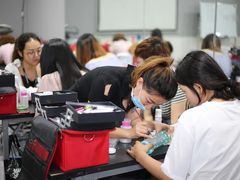 -粤港芭莎美容美发化妆学校