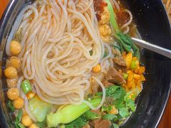 张飞牛肉粉-爆炸头阿姨小四川正宗川味小吃(无任何分店)