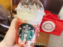 草莓轻乳酪星冰乐-星巴克臻选(威海威高广场店)
