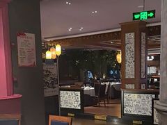 -八府香鸭·啫啫煲(华山路店)