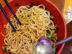-爆炸头阿姨小四川正宗川味小吃(无任何分店)