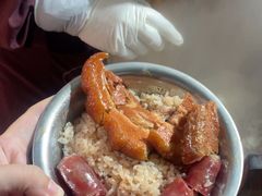 -梁阿婆廿年老牌扣肉糯米饭