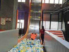 -嗨翻Hi-Fun竞技主题乐园·蹦床亲子生日轰趴(国光1937店)