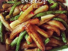 -阿瓦山寨·湘菜现炒·剁椒鱼头王(咸阳总店)