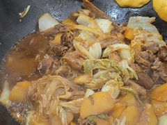 -粘豆包柴火铁锅炖