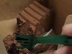 丝滑黑巧慕斯蛋糕-星巴克(广州南站A18检票口楼上)