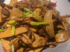 -卢大鲜鱼头捞饭(美利广场店)