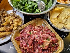 -黄利砖万峰林布依特色酸笋牛肉馆