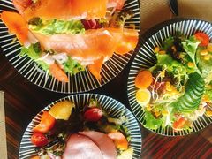 烟熏三文鱼色拉-YUE·6·西式融合餐厅(外滩六号店)
