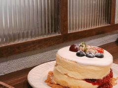 杂莓酸奶油松饼-無早咖啡
