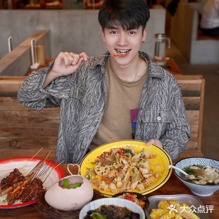 深圳爆火新店!来自东北的烧烤🔥北丐先生