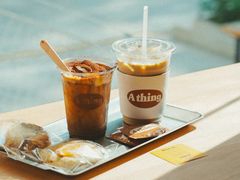 開心果拉鐵-A thing COFFEE(下梅林店)