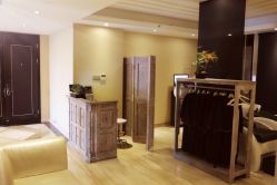 前台-ＤＯＭＯプロの美容サロン