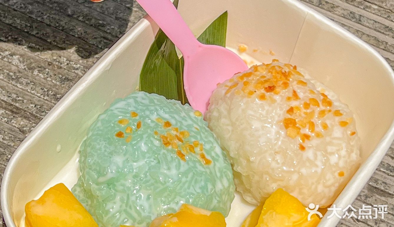 边走边吃的芒果糯米饭 一口魂穿泰国街头