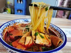 麻辣米线-老字号杨坡红油米线腊汁肉夹馍(东四道巷店)