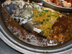 -阿瓦山寨·湘菜现炒·剁椒鱼头王(咸阳总店)