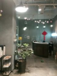 -时尚殿堂明星门店