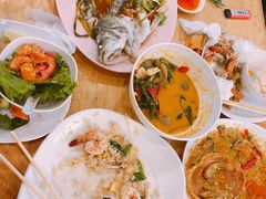 -J Daeng Seafood