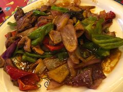 -闯关东东北农家菜(崂山石老人店)