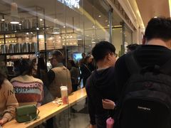 等位区-喜茶(深圳东门1234店)