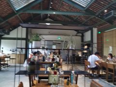 -喜洲吧·江畔老船厂·庭院餐厅(喜临院店)