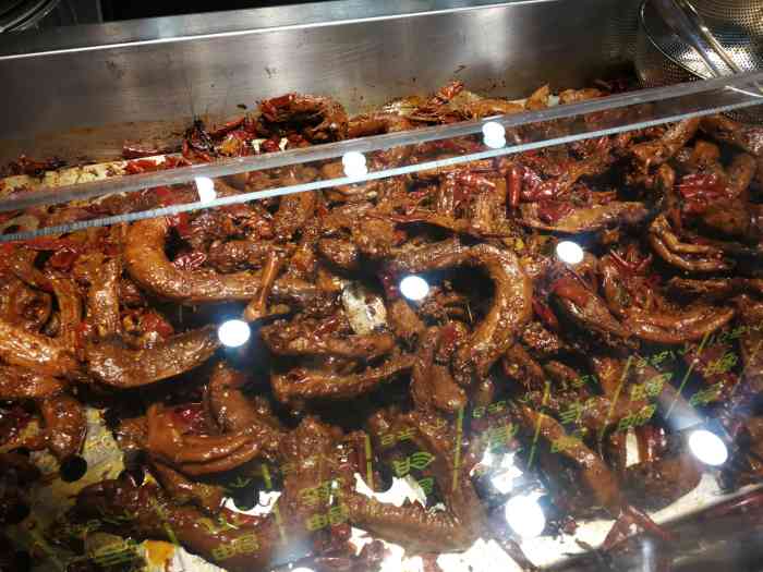 董记欢乐鸭-"整味道整体都不错,买了鹌鹑蛋和鸭翅鸭脖,.