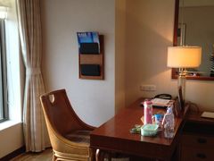 高层客房写字台一角-惠州康帝国际酒店