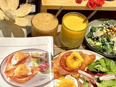 -Common Table · Brunch & Coffee