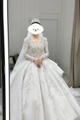 -Renee芮亦婚纱(原丽莎)